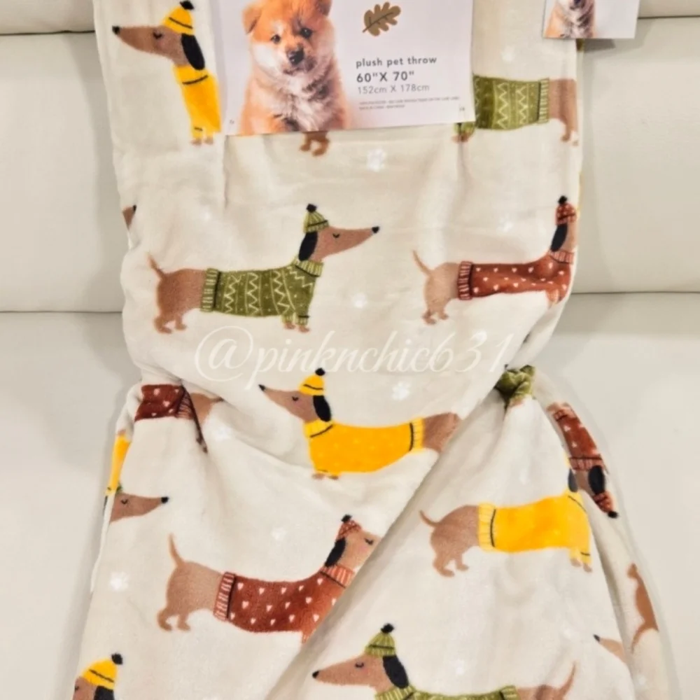 Dachshund Weiner Weenie Winter Dog Sweater And Hats Plush Throw Blanket